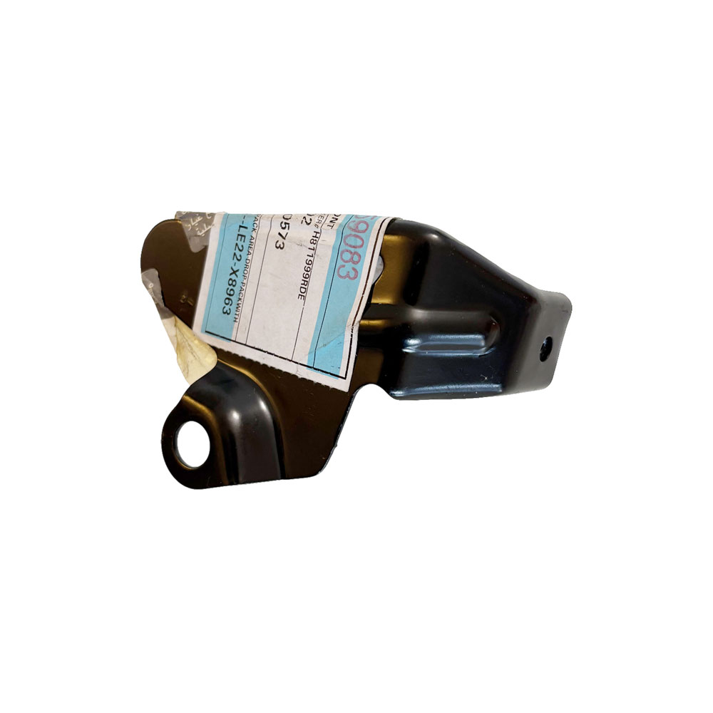 Left Hand Front Fender Mounting LR001522